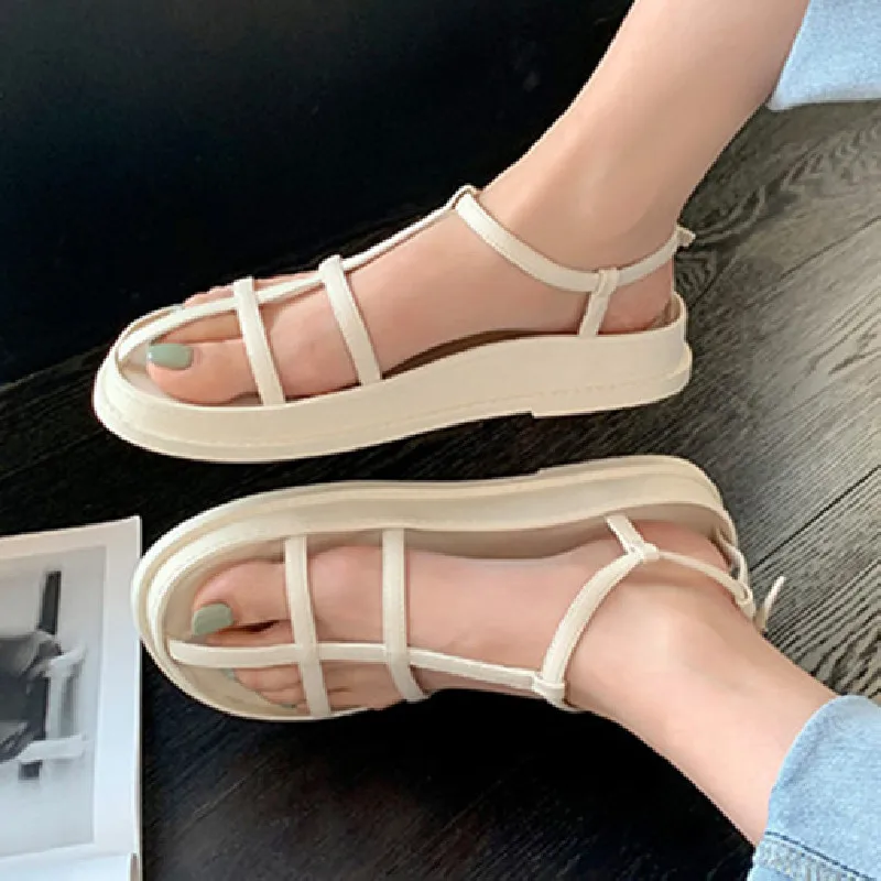 Casual White Hollow Out Women Sandals Thick Sole Platform Shoes Woman Straps Gladiator Sandal Summer Beach Shoes Woman Flats 
Casual White Hollow Out Women Sandals Thick Sole Platform Shoes Woman Straps Gladiator Sandal Summer Beach Shoes Woman Flats