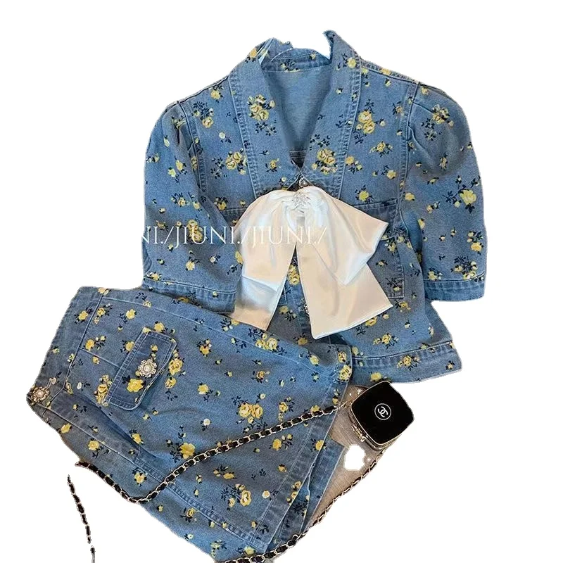 French Floral Denim Short Top Suit Skirt Female Summer Sweet Two-piece Set 2022 High Street Short Skirt Suit Fashion
French Floral Denim Short Top Suit Skirt Female Summer Sweet Two-piece Set 2022 High Street Short Skirt Suit Fashion