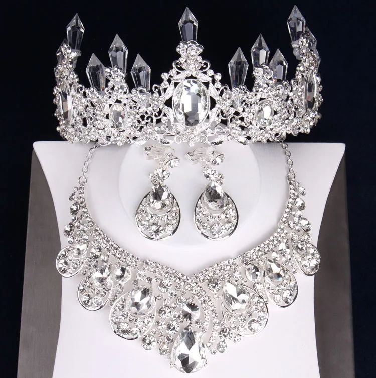 Baroque Vintage Sliver Color Big Crystal Bridal Jewelry Sets Rhinestone Tiaras Crown Necklace Earrings Set Wedding Accessories
Baroque Vintage Sliver Color Big Crystal Bridal Jewelry Sets Rhinestone Tiaras Crown Necklace Earrings Set Wedding Accessories