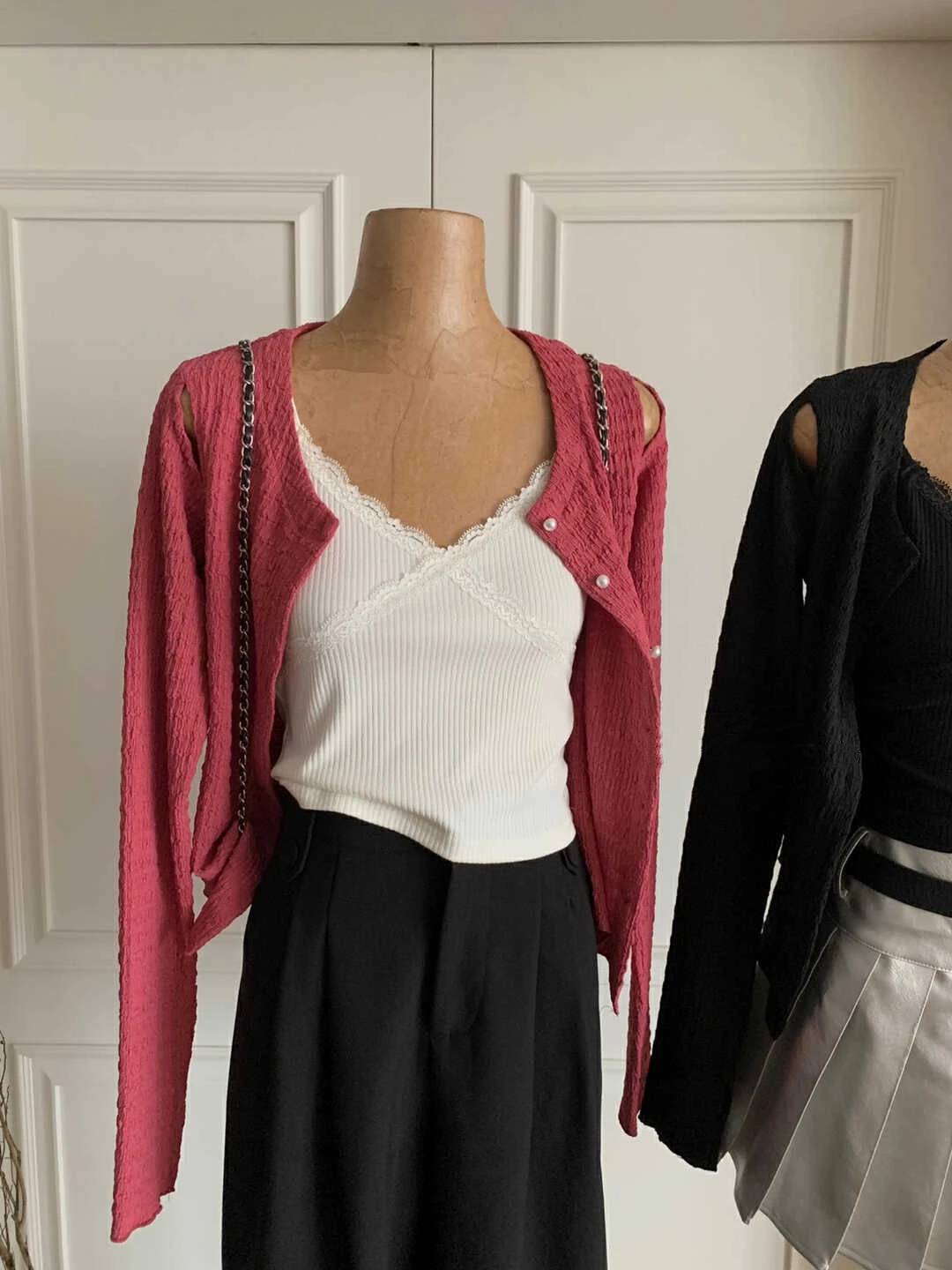 2 шт., вязаный кардиган с V-образным вырезом
2 шт., вязаный кардиган с V-образным вырезом