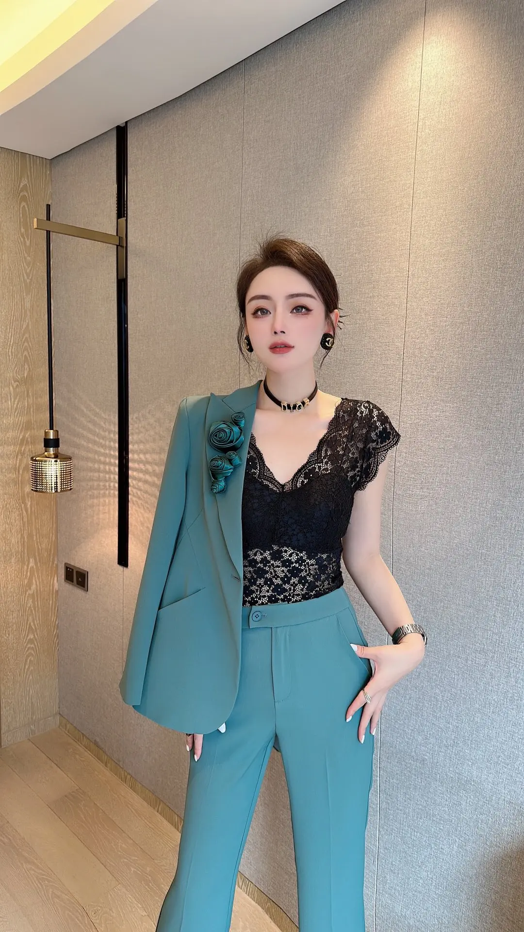 2023 Early Spring Fashion New Women's Wear Three-Dimensional Rose Flower Suit 0228
2023 Early Spring Fashion New Women's Wear Three-Dimensional Rose Flower Suit 0228