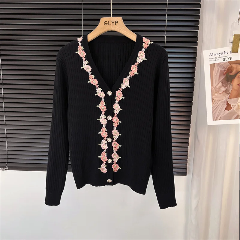 DALMAZZO 2023 Fall Winter V Neck Cardigan Knitted Sweater Coat For Women Single Breasted Embroidery Black Knitwear Tops Female
DALMAZZO 2023 Fall Winter V Neck Cardigan Knitted Sweater Coat For Women Single Breasted Embroidery Black Knitwear Tops Female