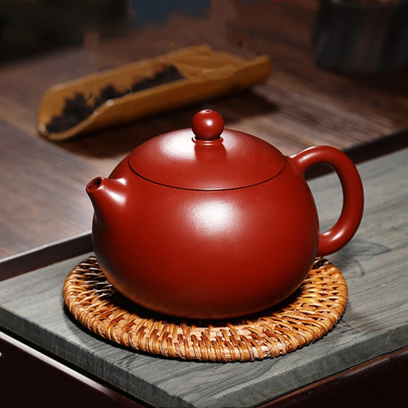 High-end Yixing Purple Clay Teapot Famous Handmade Ball Hole Filter Xishi Tea Pot Raw Ore Dahongpao Kettle Zisha Tea Set Gifts
High-end Yixing Purple Clay Teapot Famous Handmade Ball Hole Filter Xishi Tea Pot Raw Ore Dahongpao Kettle Zisha Tea Set Gifts