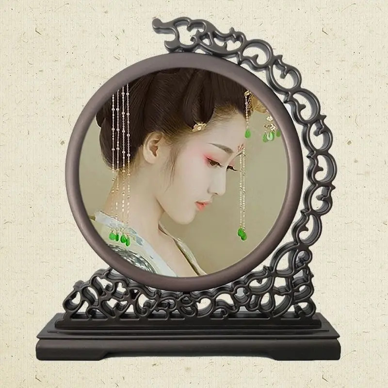 Rotating retro photo frame 360 degree rotating double-sided photo frame palace style round double-sided embroidered photo frame
Rotating retro photo frame 360 degree rotating double-sided photo frame palace style round double-sided embroidered photo frame