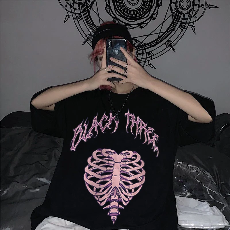 Oversized T-shirts Kawaii Anime T-shirt Hollow Bone Print Loose Short Sleeve Female Tops Goth Y2k Harajuku Streetwear Tees
Oversized T-shirts Kawaii Anime T-shirt Hollow Bone Print Loose Short Sleeve Female Tops Goth Y2k Harajuku Streetwear Tees