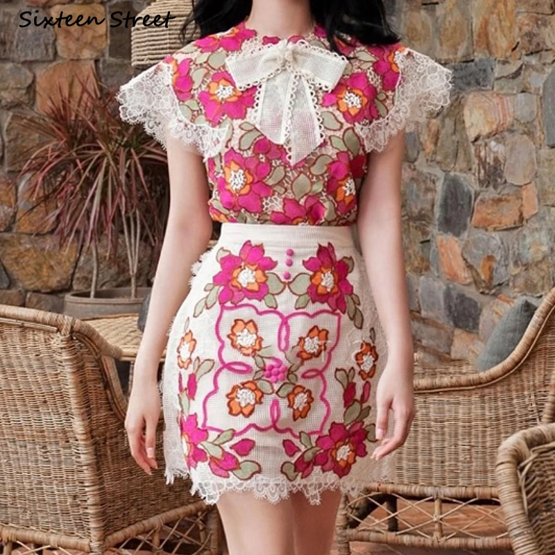 Sleeveless Embroidery Flower Tops + Mini Skirts Women Elegant Runway Design Summer Seaside Red 2 Piece Sets Women Vintage
Sleeveless Embroidery Flower Tops + Mini Skirts Women Elegant Runway Design Summer Seaside Red 2 Piece Sets Women Vintage