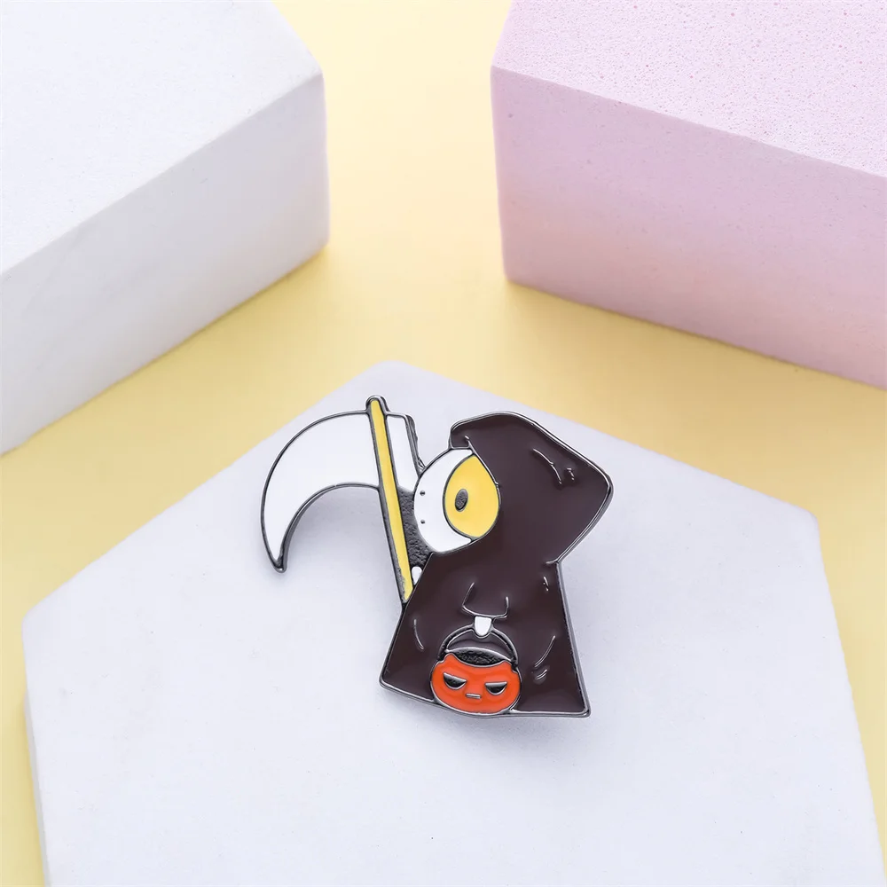 Classic Cute Halloween Guinea Pig Brooch Fashion Funny Grim Reaper Enamel Animal Pin Bag Hat Lapel Badge Collection
Classic Cute Halloween Guinea Pig Brooch Fashion Funny Grim Reaper Enamel Animal Pin Bag Hat Lapel Badge Collection