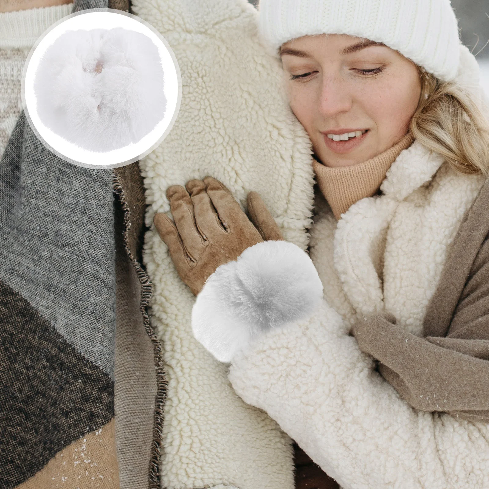Windproof Wrist Cuffs for Winter Warm Wristband Fluffy Fuzzy Women Cloth Miss Guards
Windproof Wrist Cuffs for Winter Warm Wristband Fluffy Fuzzy Women Cloth Miss Guards