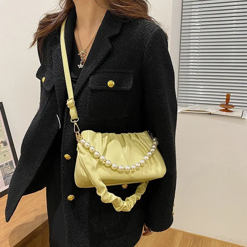 2022 new ladies handbag beaded shoulder bag pu artificial leather underarm daily design messenger bag
2022 new ladies handbag beaded shoulder bag pu artificial leather underarm daily design messenger bag