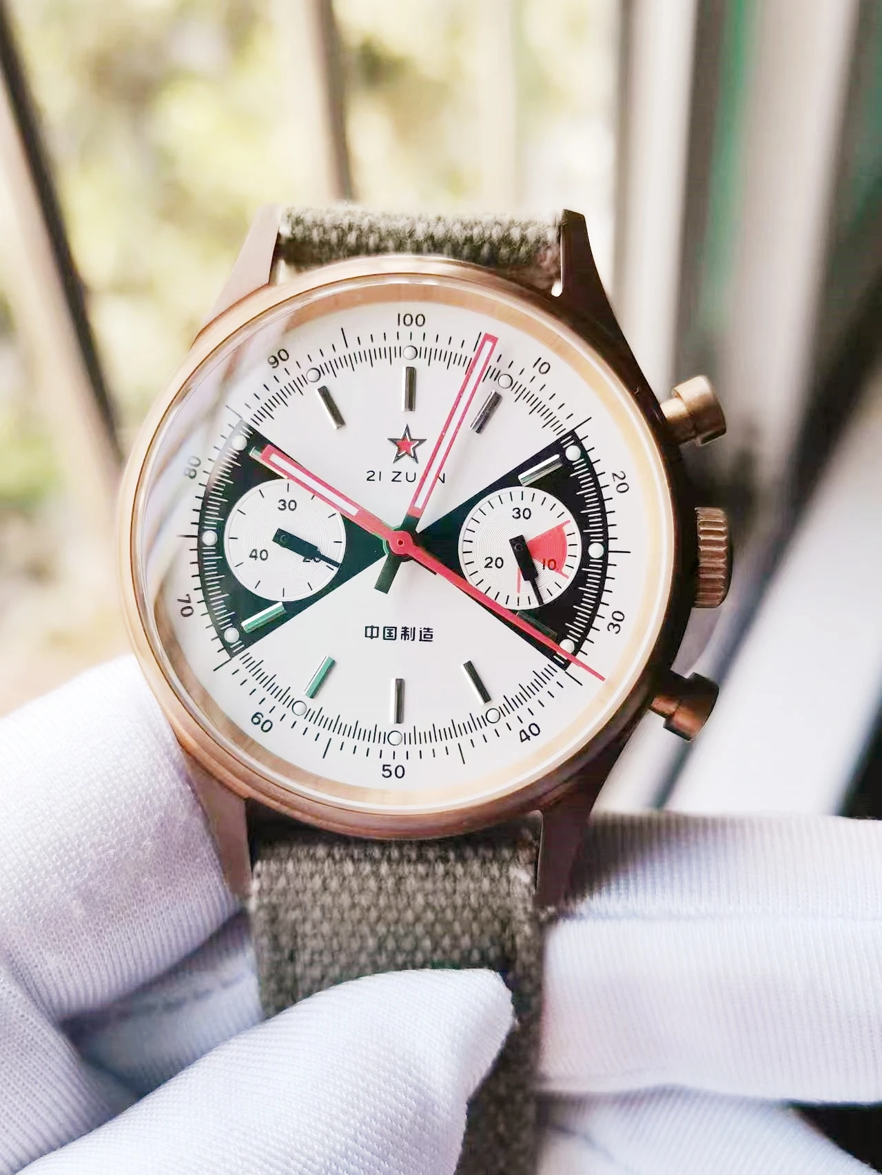 Часы-пилот бронзовые 1963, многофункциональные, светящиеся, 5 контактов, дисплей, машина ST1901, механический механизм, военные часы в стиле ретро
Часы-пилот бронзовые 1963, многофункциональные, светящиеся, 5 контактов, дисплей, машина ST1901, механический механизм, военные часы в стиле ретро