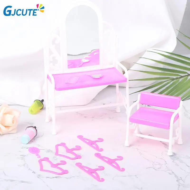 1 Set 1:12 Scale Dollhouse Pink Dresser & Stool & Coat Hanger Set For Doll House Bedroom Decor Dollhouse Furniture Toys
1 Set 1:12 Scale Dollhouse Pink Dresser & Stool & Coat Hanger Set For Doll House Bedroom Decor Dollhouse Furniture Toys