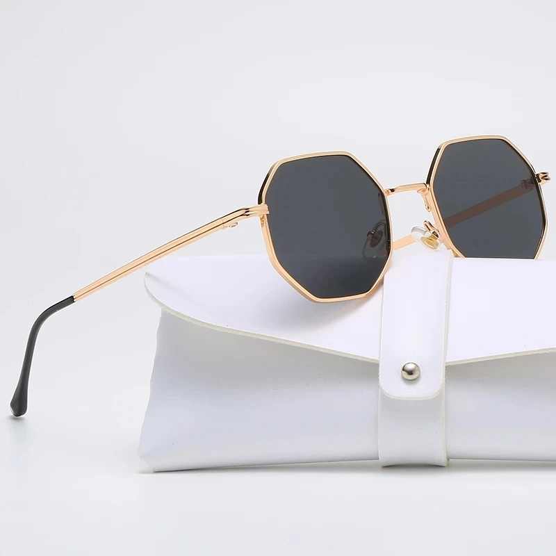 Polygon Metal Sunglasses Vintage Frame For Women Sunglasses Men Luxury Brand Design Sun Glasses Women Mirror Gafas De Sol Uv400
Polygon Metal Sunglasses Vintage Frame For Women Sunglasses Men Luxury Brand Design Sun Glasses Women Mirror Gafas De Sol Uv400