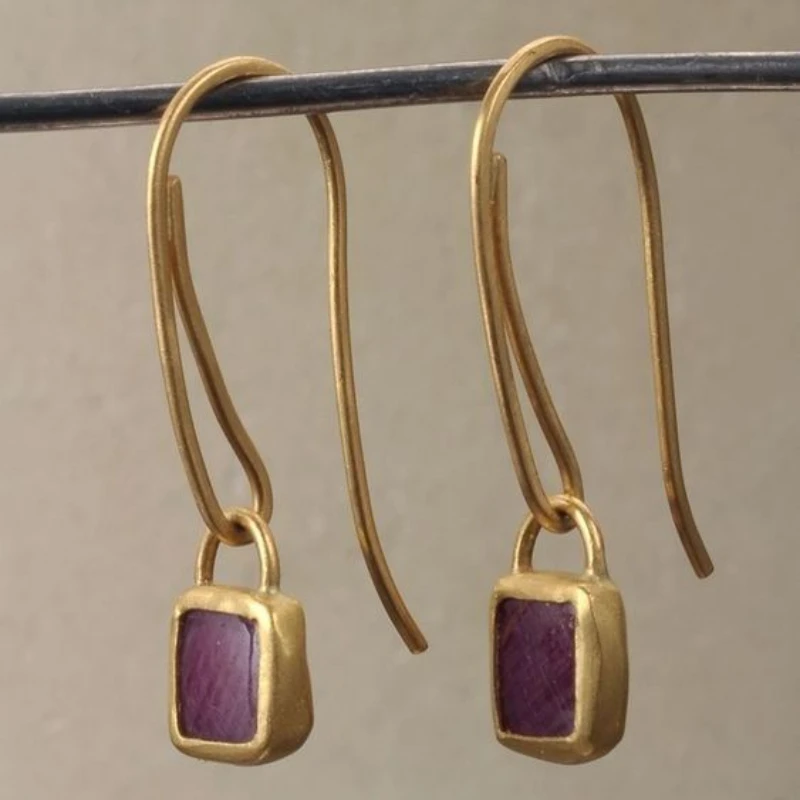 Retro Fashion New 2022 Gong Yanfeng Imitation Southern Red Agate Earrings Earrings Jewelry for Men Wholesale Jewelry
Retro Fashion New 2022 Gong Yanfeng Imitation Southern Red Agate Earrings Earrings Jewelry for Men Wholesale Jewelry