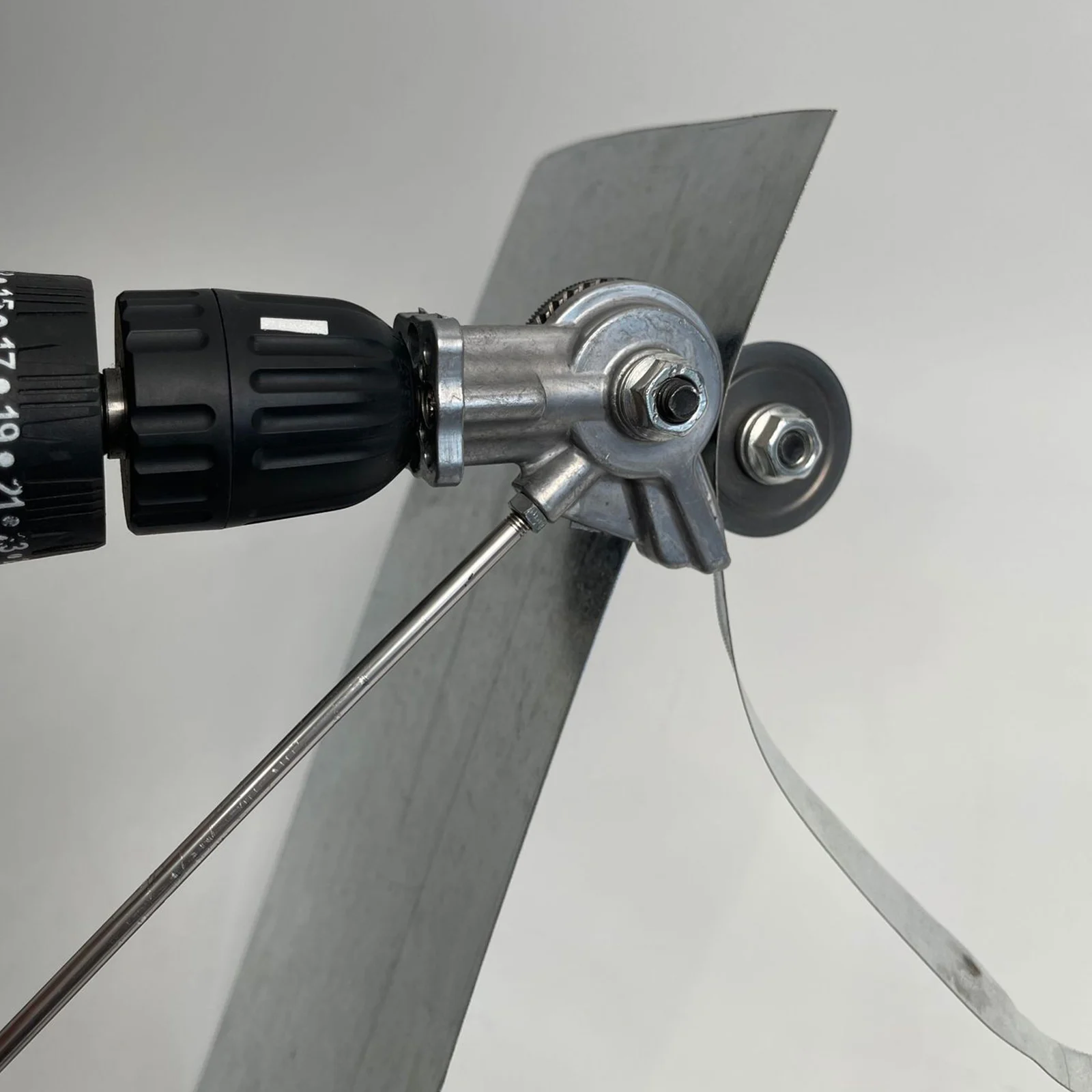 Electric Drill Plate Cutter Attachment Metal Sheet Cutter Nibbler Saw Cutter Free Cutting Tool Nibbler Sheet Metal Cut
Electric Drill Plate Cutter Attachment Metal Sheet Cutter Nibbler Saw Cutter Free Cutting Tool Nibbler Sheet Metal Cut