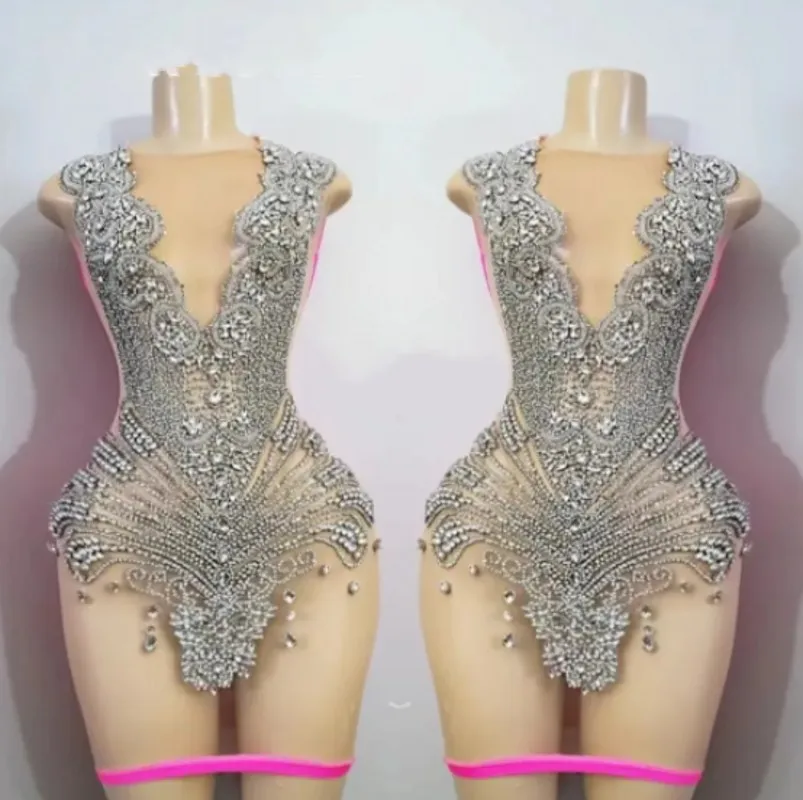 Sparkly O Neck Short Prom Formal Dresses Beaded Crystal Rhinestone Birthday Party Gowns See Through Mini Robe De Cocktail
Sparkly O Neck Short Prom Formal Dresses Beaded Crystal Rhinestone Birthday Party Gowns See Through Mini Robe De Cocktail
