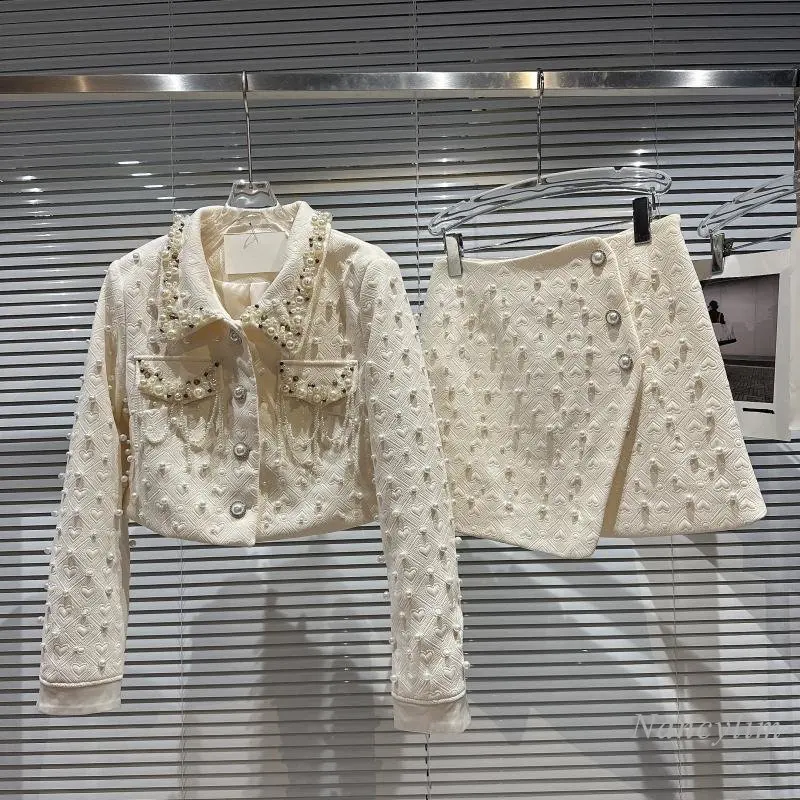 High Quality Skirts Set Two Piece Sets 2022 Winter New Pearl Beaded Love Impression Short Jacket + Mini Skirt Lady Solid Outfits
High Quality Skirts Set Two Piece Sets 2022 Winter New Pearl Beaded Love Impression Short Jacket + Mini Skirt Lady Solid Outfits