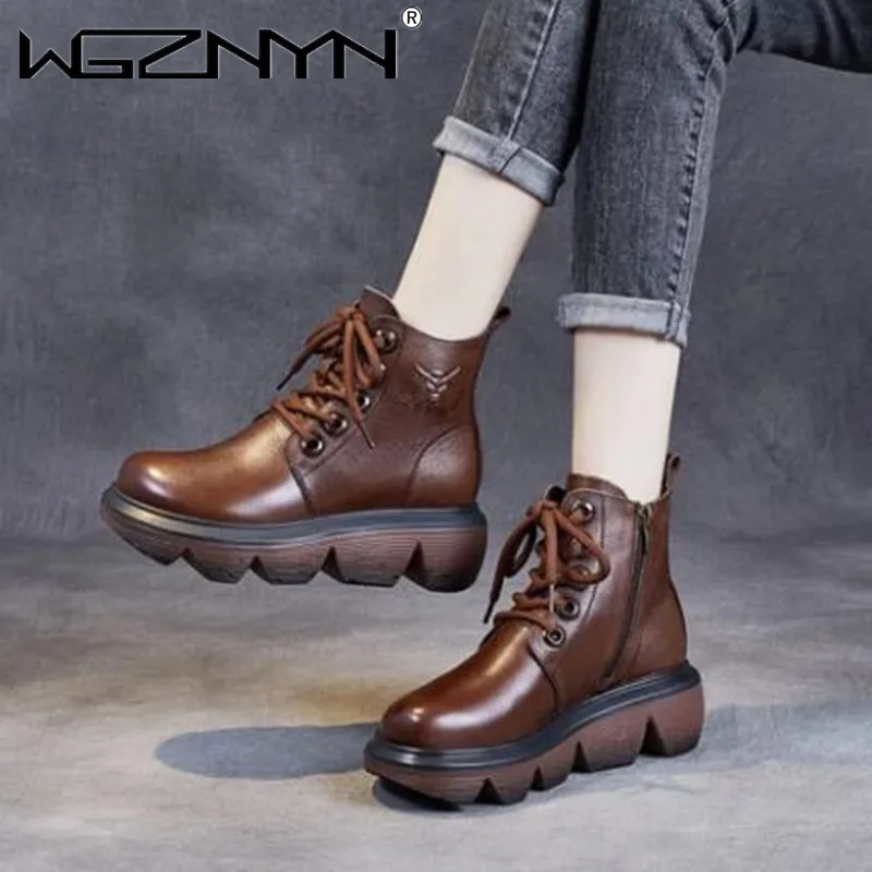 Женские ботинки из натуральной кожи, на шнуровке, с круглым носком
Женские ботинки из натуральной кожи, на шнуровке, с круглым носком