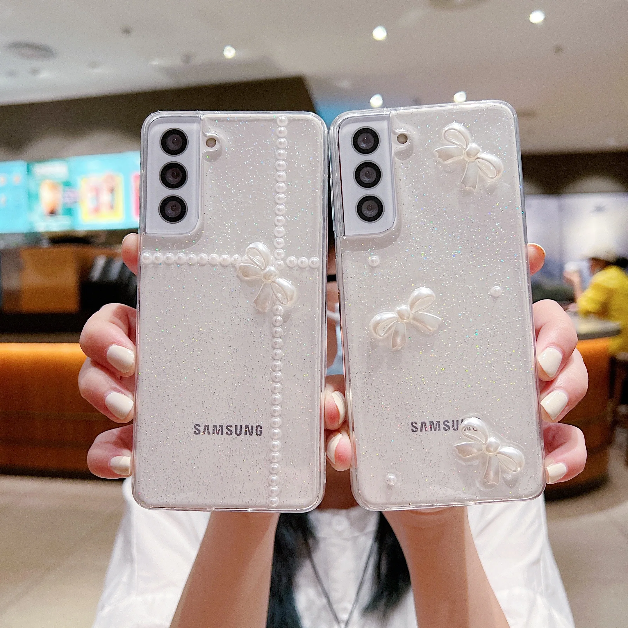 Pearl bow Glitter Clear Phone Case For Samsung Galaxy A52 A72 A52s A32 A53 A33 A12 S22 Ultra S21 Plus S20 FE Silicone Back Cover
Pearl bow Glitter Clear Phone Case For Samsung Galaxy A52 A72 A52s A32 A53 A33 A12 S22 Ultra S21 Plus S20 FE Silicone Back Cover