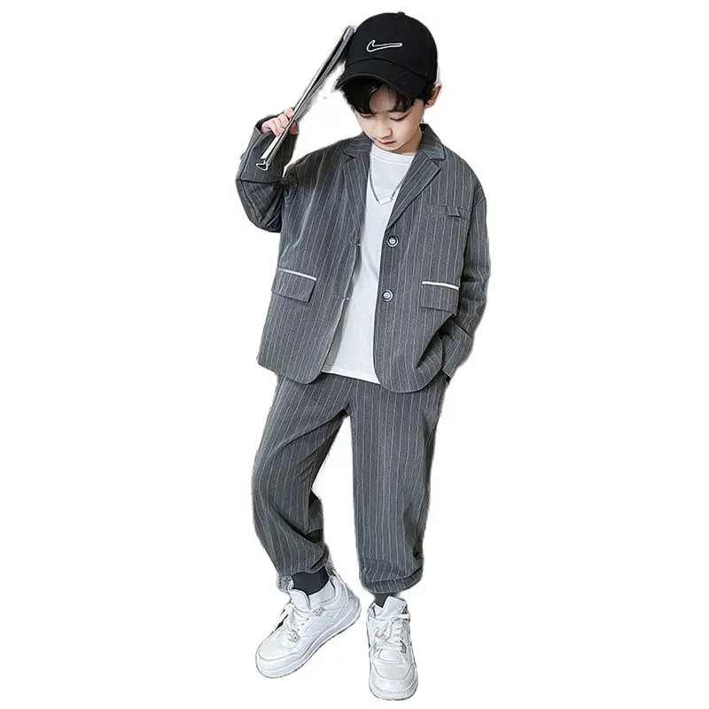 New Korean Big Boys Blazer Suits Spring Fall Grey Stripe Coats and Pants for Teenage Boys England Style Two Piece Clothes Set
New Korean Big Boys Blazer Suits Spring Fall Grey Stripe Coats and Pants for Teenage Boys England Style Two Piece Clothes Set