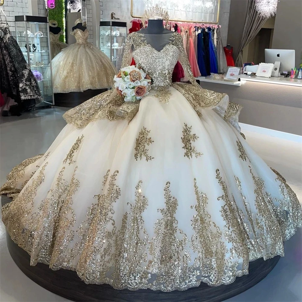 Luxury Sparkly Quinceanera Dresses Lace Beaded Pearls Ball Gown with Golden Appliques Long Sleeve Sweet 16 Dress Party Wear
Luxury Sparkly Quinceanera Dresses Lace Beaded Pearls Ball Gown with Golden Appliques Long Sleeve Sweet 16 Dress Party Wear