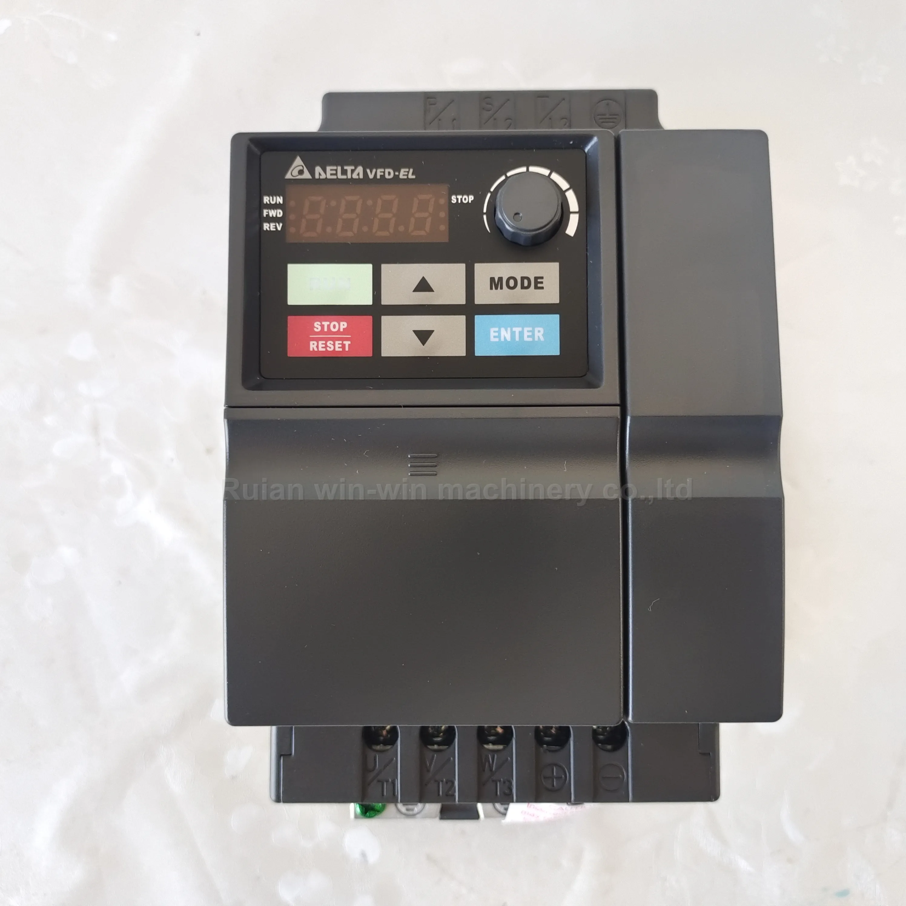 DELTA VFD037EL43A 3.7kw 3 phase 380V Frequency Inverter for film blowing machine bag making machine
DELTA VFD037EL43A 3.7kw 3 phase 380V Frequency Inverter for film blowing machine bag making machine