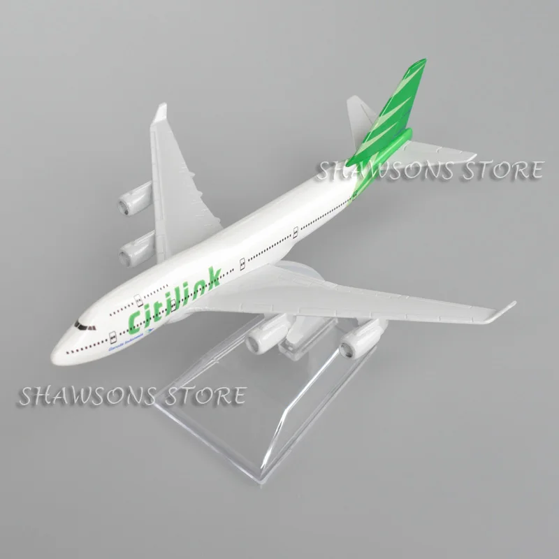 Масштаб 1:400 литая металлическая модель самолета игрушка Боинг 747 Garuda Indonesia Citilink миниатюрная Реплика авиакомпании
Масштаб 1:400 литая металлическая модель самолета игрушка Боинг 747 Garuda Indonesia Citilink миниатюрная Реплика авиакомпании