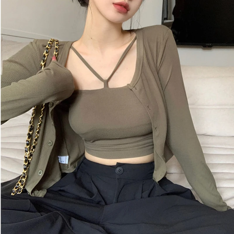 Женский костюм-двойка с длинным рукавом, футболка с лямкой на шее и жилет в Корейском стиле Y2k 
Женский костюм-двойка с длинным рукавом, футболка с лямкой на шее и жилет в Корейском стиле Y2k