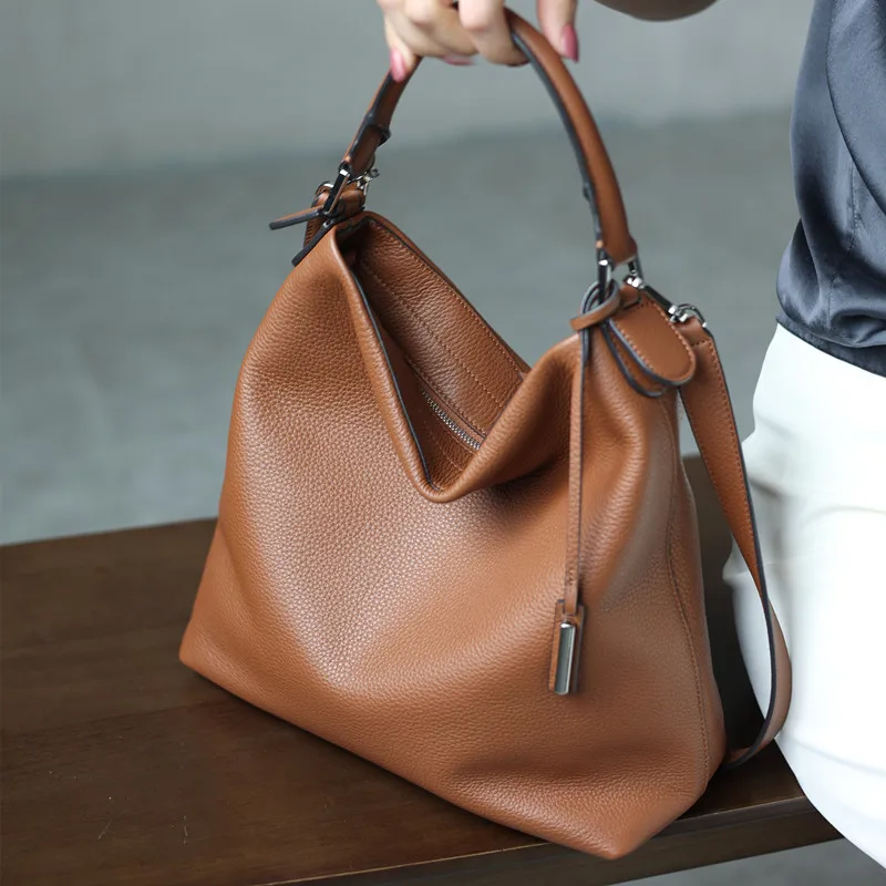 Women's Genuine Leather Crossbody Tote Bag 2022 Trend Luxury Shoudler Handbag Big Capacity Super Soft
Women's Genuine Leather Crossbody Tote Bag 2022 Trend Luxury Shoudler Handbag Big Capacity Super Soft