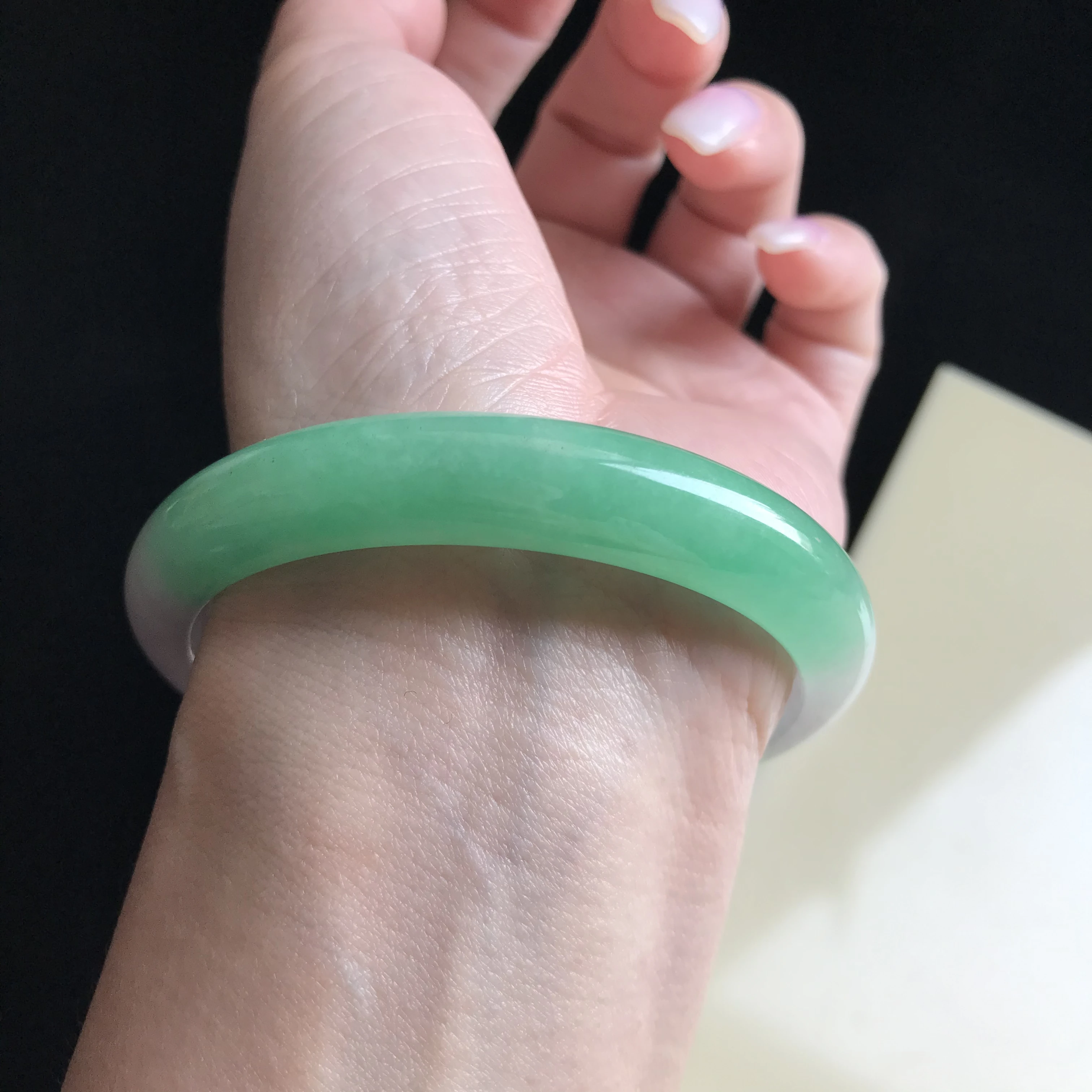 Burma 100%Genuine High-end Jadeite Bracelet Jewelry Jade Bangles For Women 57mm (With Certificate)
Burma 100%Genuine High-end Jadeite Bracelet Jewelry Jade Bangles For Women 57mm (With Certificate)