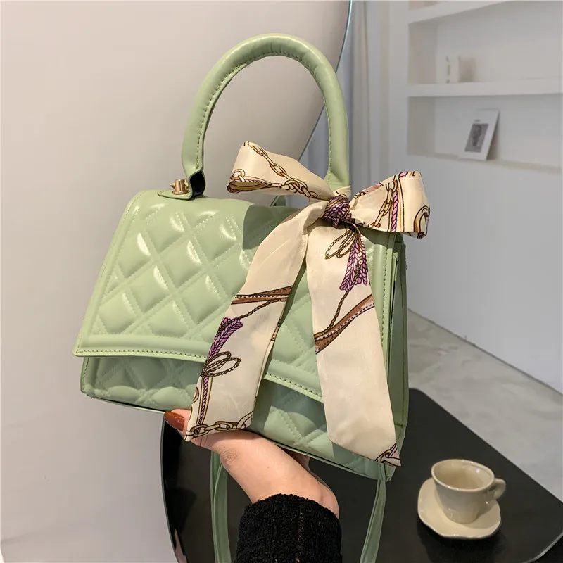 Women's Bag Fashion Diamond Chain Bag Simple Shoulder Bag Messenger Small Square Bag Mobile Phone Bag
Women's Bag Fashion Diamond Chain Bag Simple Shoulder Bag Messenger Small Square Bag Mobile Phone Bag