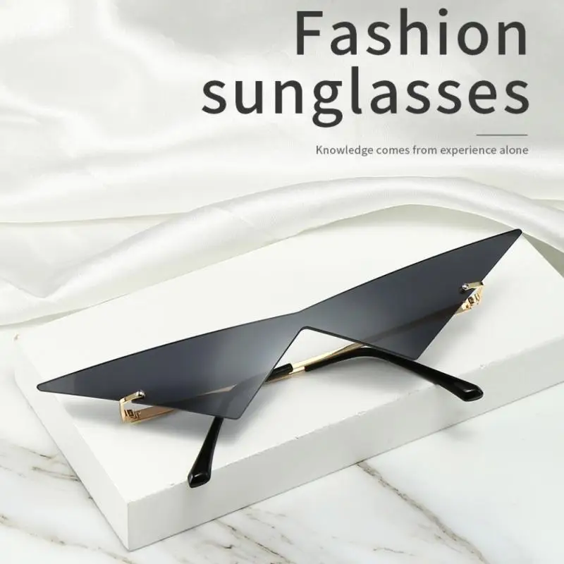 2022 New Style Big Triangle Sunglasses For Women Brand Fashion Designer Triangle Sun glasses Shades Female UV400 De Sol
2022 New Style Big Triangle Sunglasses For Women Brand Fashion Designer Triangle Sun glasses Shades Female UV400 De Sol