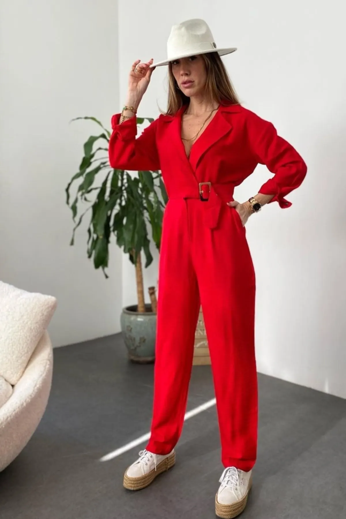 Women's Overalls Double Breasted Jacket Collar aerobics Belt Detail Long Sleeve Red Jumpsuit Fashion Hot
Women's Overalls Double Breasted Jacket Collar aerobics Belt Detail Long Sleeve Red Jumpsuit Fashion Hot