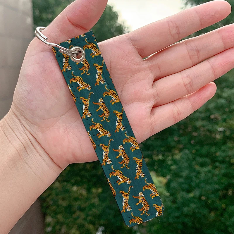 Fashion Bengal Tigers Navy Custom Keychains Strap Keyring Hanging Holder Bag Car Wallet Trinket Keychain Hanging Bag Accessories
Fashion Bengal Tigers Navy Custom Keychains Strap Keyring Hanging Holder Bag Car Wallet Trinket Keychain Hanging Bag Accessories