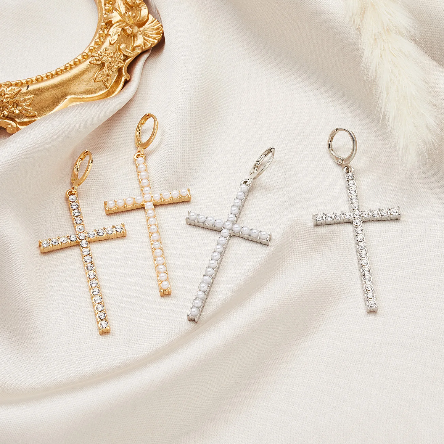 Fashion Gold Cubic Zircon Pearl Drop Earrings for Women Geometric Cross Earring Jewelry
Fashion Gold Cubic Zircon Pearl Drop Earrings for Women Geometric Cross Earring Jewelry