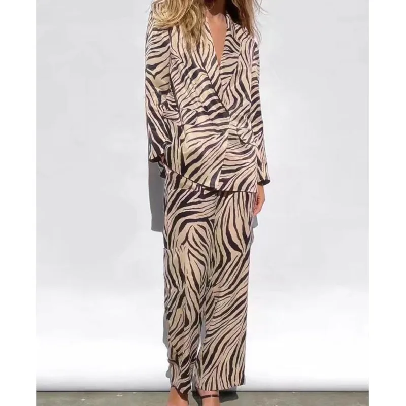 2022 Spring Women Fashion Pant Suits Sets Zebra print Blazers Coats and Loose Trousers Female Casual Suit Two Pieces
2022 Spring Women Fashion Pant Suits Sets Zebra print Blazers Coats and Loose Trousers Female Casual Suit Two Pieces