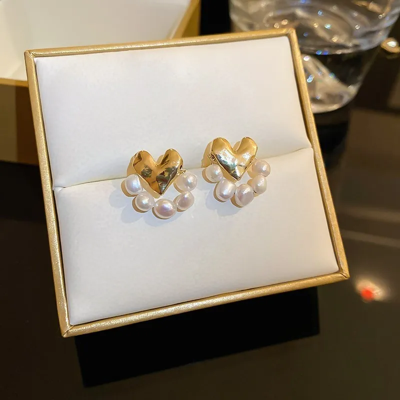 Fashion Love Heart Freshwater Pearl Earrings for Women New Baroque Personality Stud Earrings 2022 Trend Women's Jewelry
Fashion Love Heart Freshwater Pearl Earrings for Women New Baroque Personality Stud Earrings 2022 Trend Women's Jewelry
