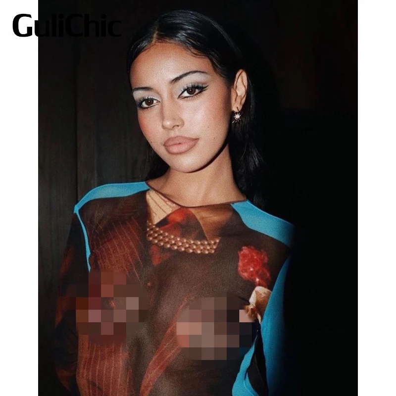 Женская футболка с длинным рукавом и V-образным вырезом
Женская футболка с длинным рукавом и V-образным вырезом