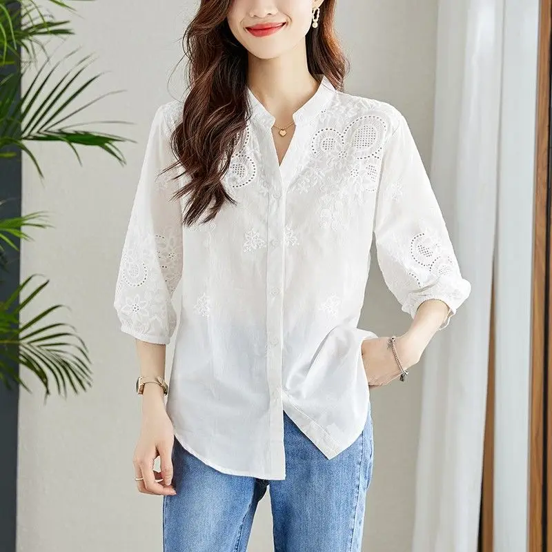 Women Vintage Hollow Embroidery White Simple Cotton Button Up Shirt Summer Trendy V Neck 3/4 Sleeve Blouse All Match Tops Blusas
Women Vintage Hollow Embroidery White Simple Cotton Button Up Shirt Summer Trendy V Neck 3/4 Sleeve Blouse All Match Tops Blusas