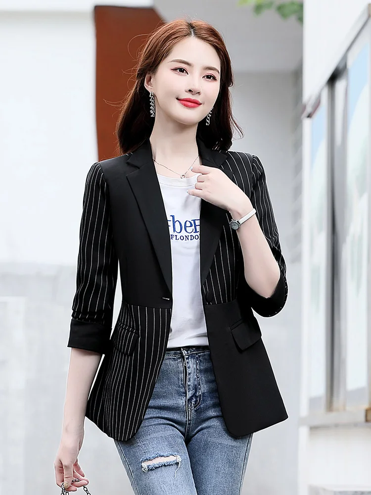 Suit coat women's 2022 spring and autumn leisure and versatile high-grade design sense of minority suit
Suit coat women's 2022 spring and autumn leisure and versatile high-grade design sense of minority suit