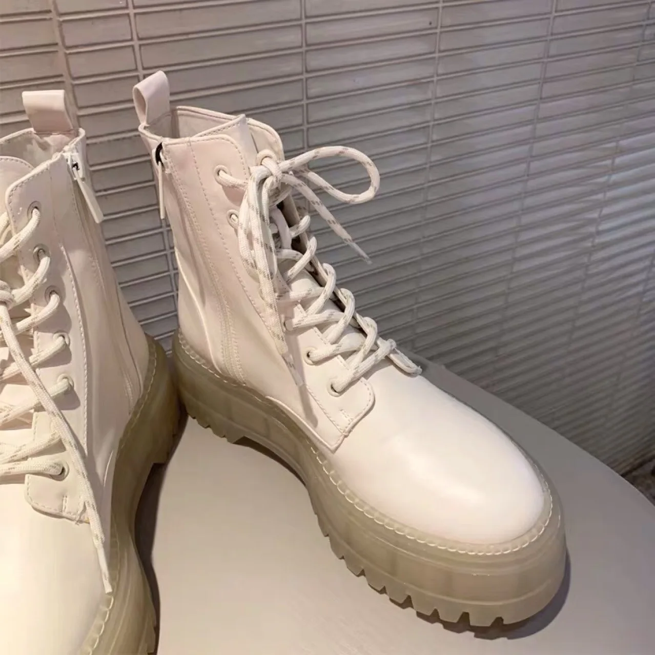 2022 Transparent Heel Ankle Boots For Women White Lace Up Platform Boots Women Autumn Hot Women Motorcycle Boots
2022 Transparent Heel Ankle Boots For Women White Lace Up Platform Boots Women Autumn Hot Women Motorcycle Boots