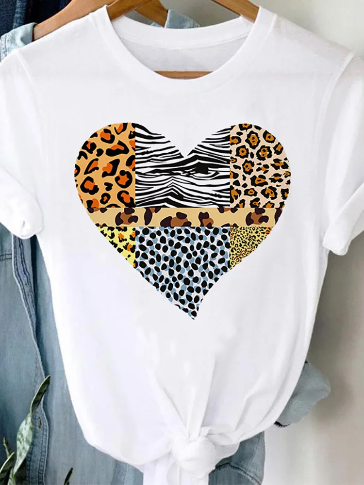 Tee Women Leopard Love Heart Print 90s Clothes Lady Casual Short Sleeve Fashion Summer Tshirt Sweet Female Top Graphic T-Shirt
Tee Women Leopard Love Heart Print 90s Clothes Lady Casual Short Sleeve Fashion Summer Tshirt Sweet Female Top Graphic T-Shirt