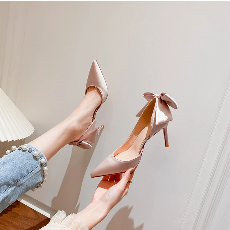 Women's New Side Empty Exquisite Shallow Mouth Satin Shoes Fashion Solid Color Pointed Bow Stiletto Women's High Heels
Women's New Side Empty Exquisite Shallow Mouth Satin Shoes Fashion Solid Color Pointed Bow Stiletto Women's High Heels