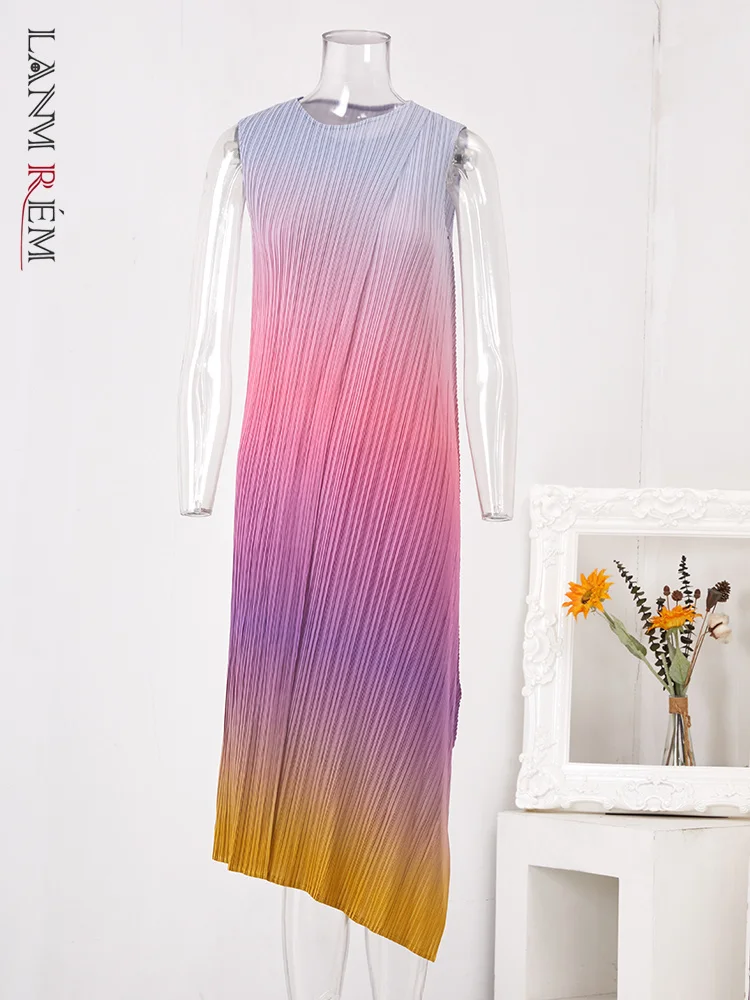 Платье Плиссированное асимметричное с круглым вырезом, без рукавов
Платье Плиссированное асимметричное с круглым вырезом, без рукавов