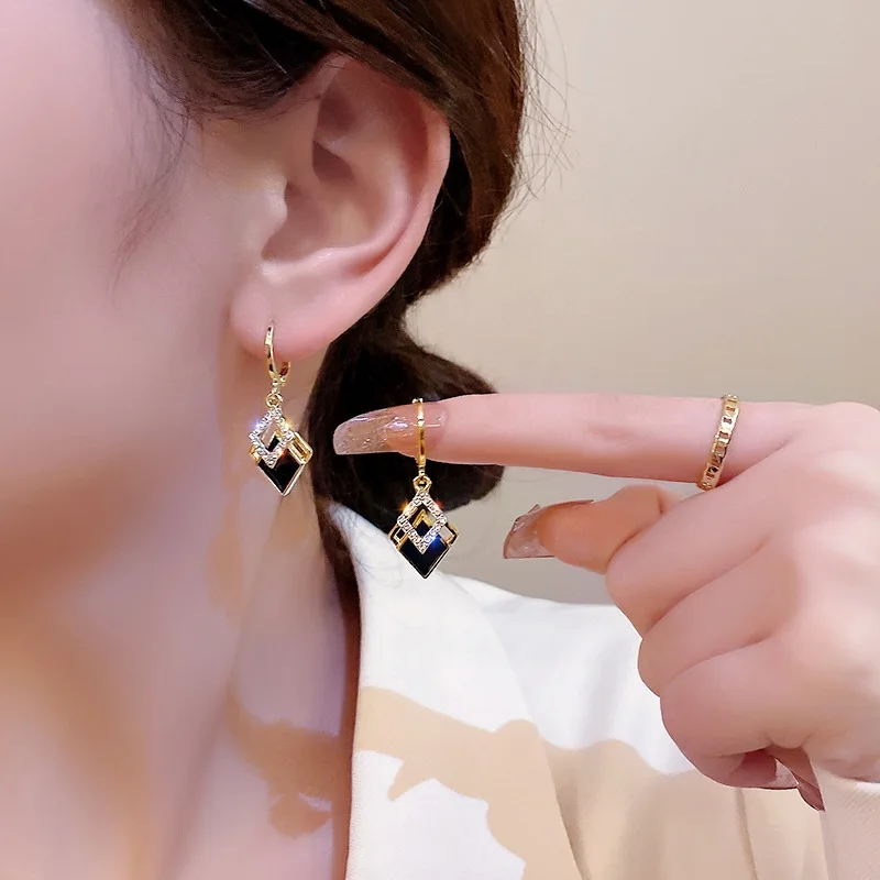 серьги женские серьги висячие бижутерия сережки необычные серьги длинные винтажные украшения серьги длинные висячие Женские серьги-кольц...
серьги женские серьги висячие бижутерия сережки необычные серьги длинные винтажные украшения серьги длинные висячие Женские серьги-кольц...
