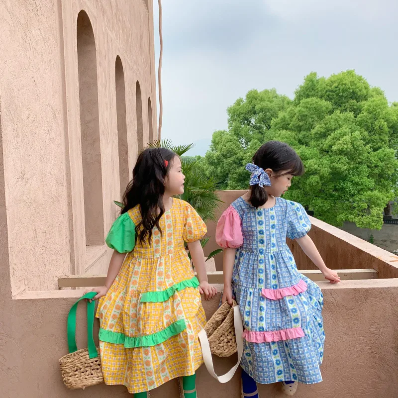 2022 Summer Girls patchwork plaid floral short sleeve dress Baby girl cotton loose casual long style dresses
2022 Summer Girls patchwork plaid floral short sleeve dress Baby girl cotton loose casual long style dresses