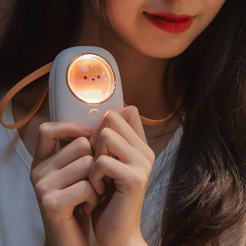 Space capsule hanging neck fan new usb charging portable cartoon mini summer student children cute pet handheld hanging neck fan
Space capsule hanging neck fan new usb charging portable cartoon mini summer student children cute pet handheld hanging neck fan