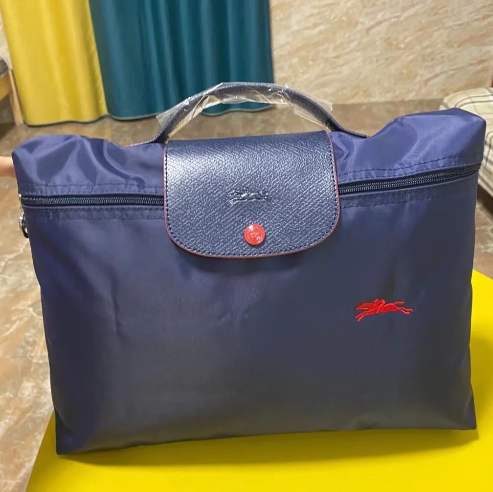 Сумка для ноутбука LONGCHAMP из натуральной кожи, вместительный дорожный портфель для мужчин и женщин, деловая сумка для ноутбука
Сумка для ноутбука LONGCHAMP из натуральной кожи, вместительный дорожный портфель для мужчин и женщин, деловая сумка для ноутбука