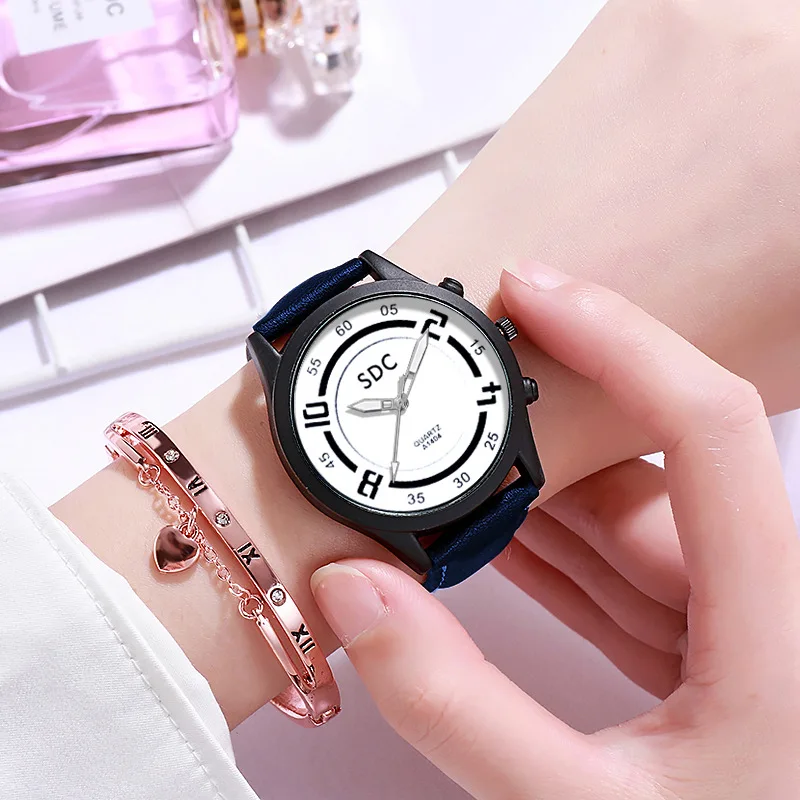 Fashion Round Quartz Retro Dial Casual Wrist Watches Luxury Leather Strap Fashionable Clock for Waterproof Wristwatch for Women
Fashion Round Quartz Retro Dial Casual Wrist Watches Luxury Leather Strap Fashionable Clock for Waterproof Wristwatch for Women