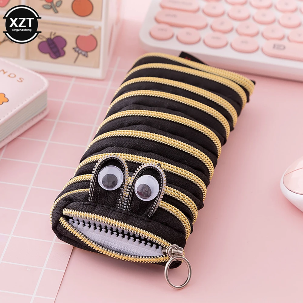 Кожаный пенал-гусеница на молнии 
Кожаный пенал-гусеница на молнии