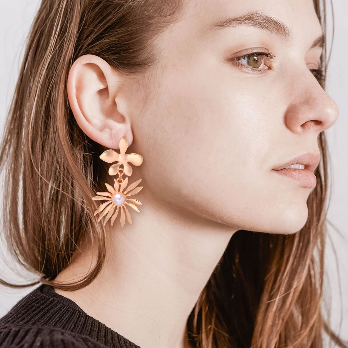 2023 New Personality Irregular Metal Sun Flower Dangle Earrings Fashion Simple Vintage Design Statement Jewelry for Women Gifts
2023 New Personality Irregular Metal Sun Flower Dangle Earrings Fashion Simple Vintage Design Statement Jewelry for Women Gifts
